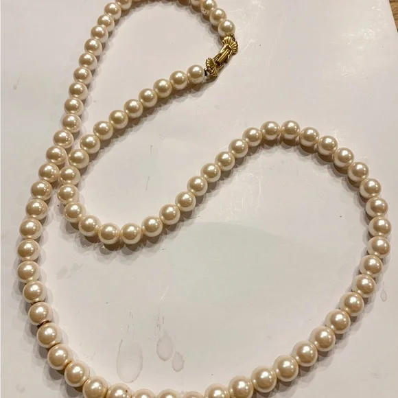Signed Machelli faux pearl necklace. - Picture 2 of 7